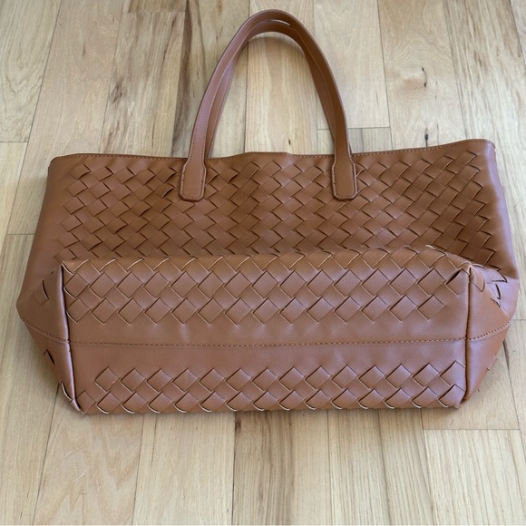 Urban Expressions Valencia Woven Tote Bag in Tan Vegan Leather - Picture 5 of 13
